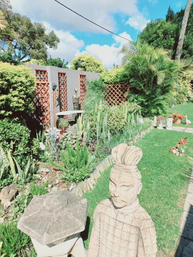 Vincentia Odd Cottage East London Exterior foto
